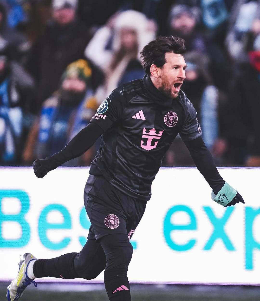 包含险胜引发热议!,梅西在澳大利亚队比赛中领先优势明显观众掌声雷动的词条 包含险胜引发热议!,梅西在澳大利亚队比赛中领先优势明显观众掌声雷动的词条