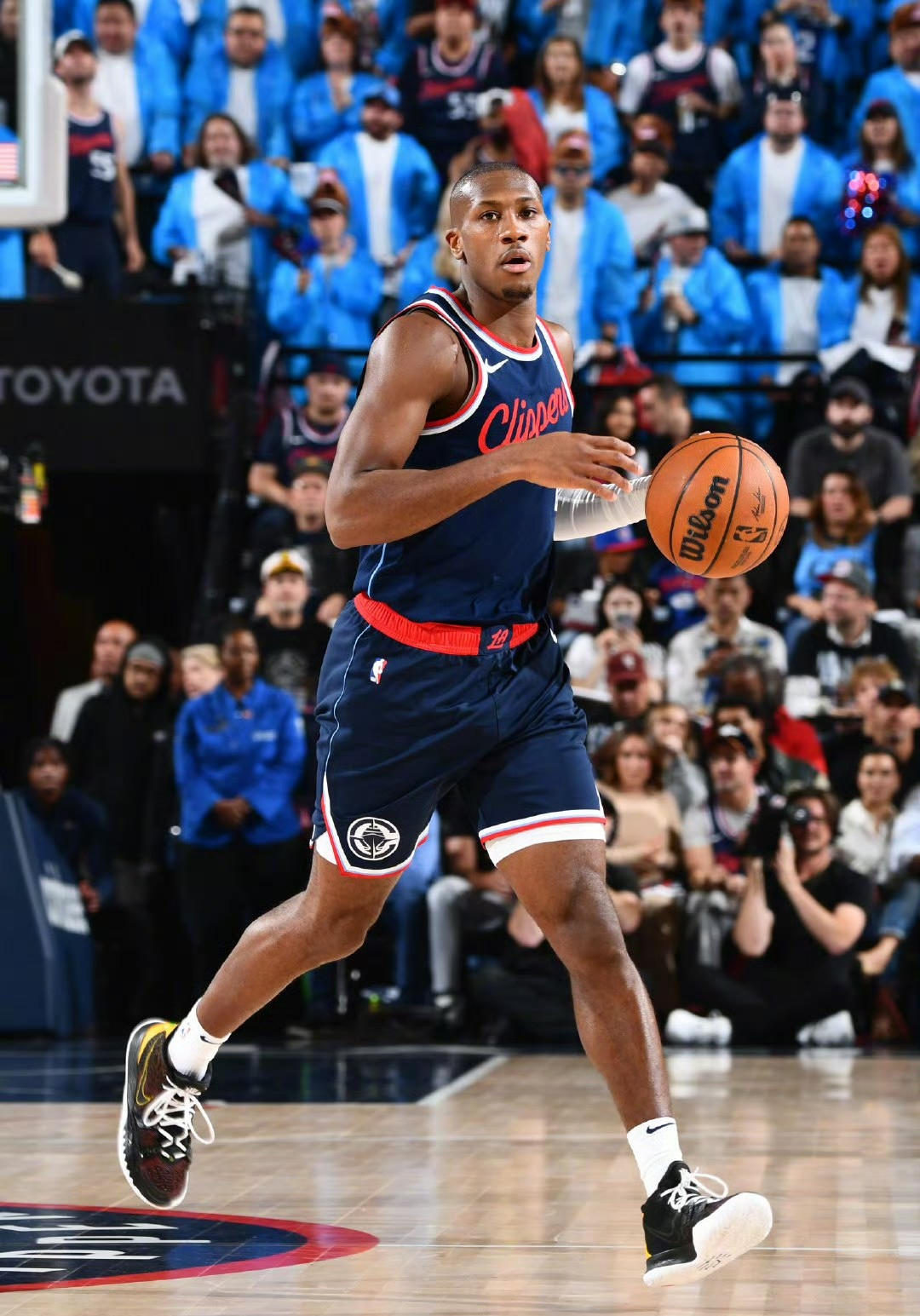 包含德罗巴新星精彩发挥表现惊艳，快船未来可期！的词条