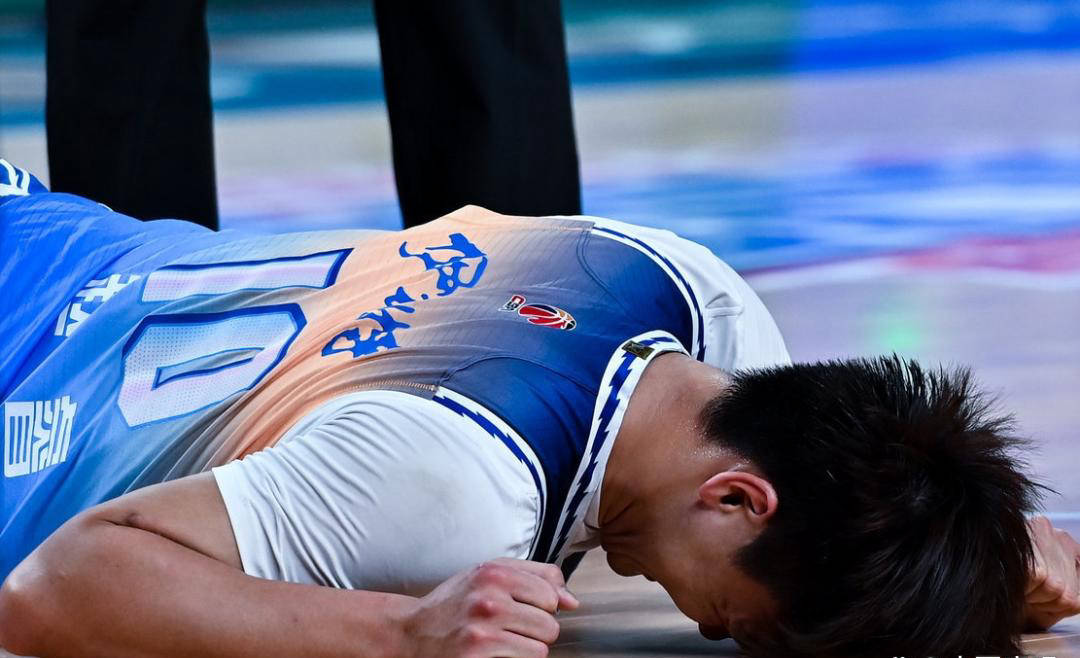 包含CBA季后赛集结日再迎强敌，浙江队止住颓势，主帅态度——话题不断，高层口径保持一致的词条九游娱乐