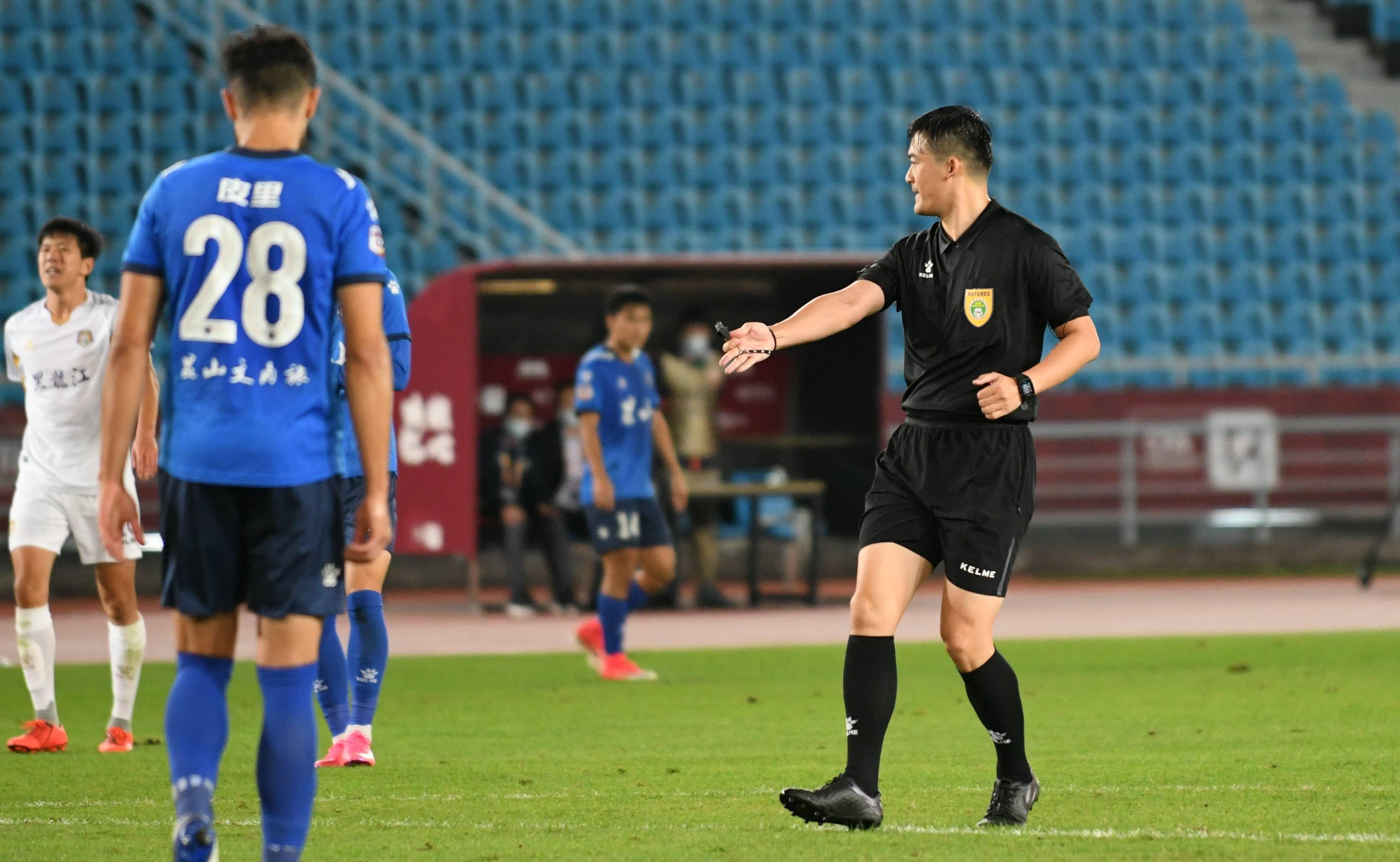 包含窗口期武汉三镇备战全明星赛;完成体检细节曝光;赛场秩序良好;年轻球员得到机会的词条 包含窗口期武汉三镇备战全明星赛;完成体检细节曝光;赛场秩序良好;年轻球员得到机会的词条